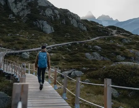 hich-backpack-is-suitable-as-carry-on-luggage_450x350